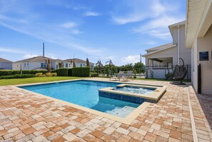 Piscina interna, piscina externa