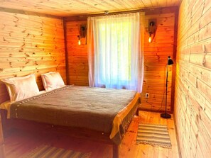 Room - Cozy 2-bedroom cabin in beautiful Ribița with AC (Ribița)