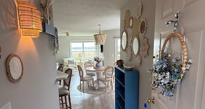 Sound Escape - Water Front Condo Sunset Views