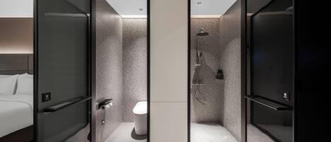 Classic Double Room, City View | Desk, blackout drapes, soundproofing, iron/ironing board