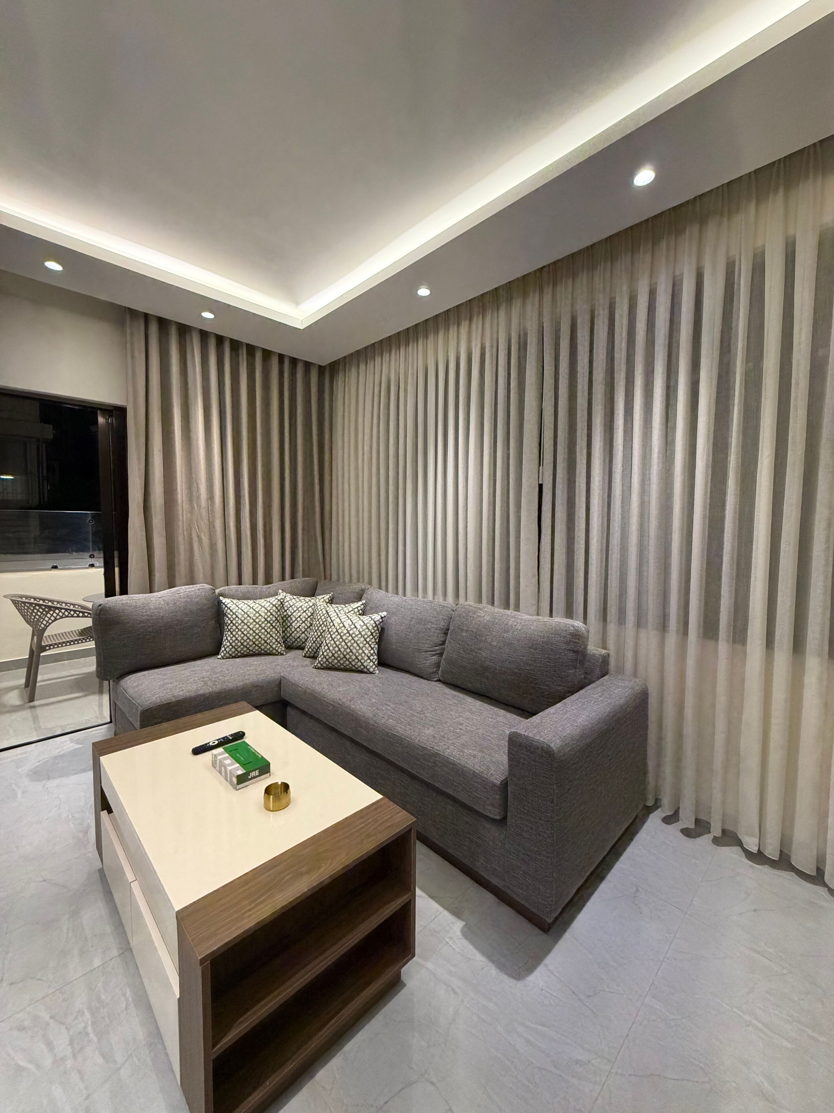 Apartment, 1 Bedroom, Accessible, Smoking | Living room