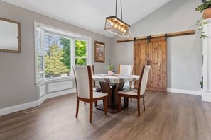 Dining - Spacious Open Concept 3 bedroom Retreat. Beautiful Modern Wood Finished Design (Cleveland)
