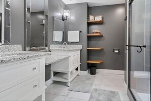 Bathroom - Spacious Open Concept 3 bedroom Retreat. Beautiful Modern Wood Finished Design (Cleveland)
