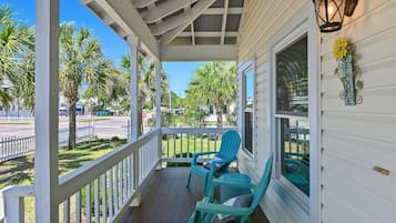 House, 1 Queen Bed with Sofa bed (Lulé Cottage) | Terrace/patio
