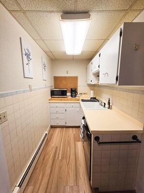 Private kitchen - Family-friendly 2-bedroom apartment in Lisbon for a relaxing stay (Lisbon)