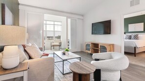 2 Schlafzimmer, Schreibtisch, Bügeleisen/Bügelbrett, WLAN