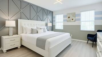 Quarto casal luxo, 1 cama King, para não fumantes, banheiro privativo | Escrivaninha, ferros/tábuas de passar roupa, Wi-Fi de cortesia