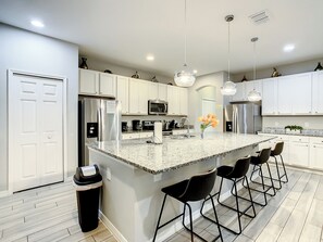 Full-size fridge, microwave, oven, toaster