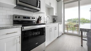 Kühlschrank, Esstisch