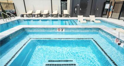 Landing | Incredible Studio, Rooftop Lounge, Gym