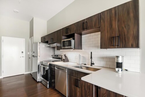 Landing | Amazing Studio, Pool, Rooftop Lounge