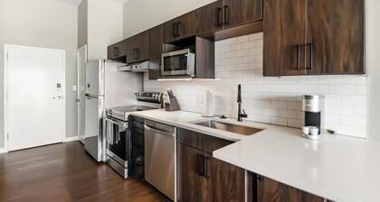 Landing | Amazing Studio, Pool, Rooftop Lounge