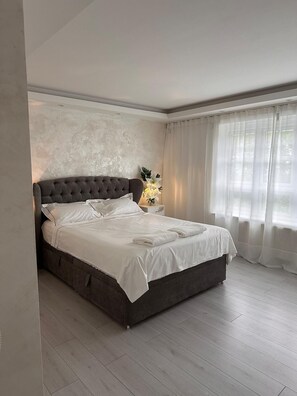 5 habitaciones, tabla de planchar con plancha y wifi gratis 