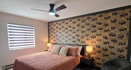 2 King Suites w/Private Baths, Near Deadwood & Terry Peak, Black Hills City View