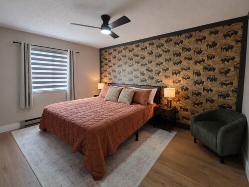 2 King Suites w/Private Baths, Near Deadwood & Terry Peak, Black Hills City View