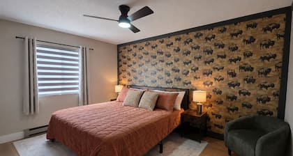 2 King Suites w/Private Baths, Near Deadwood & Terry Peak, Black Hills City View