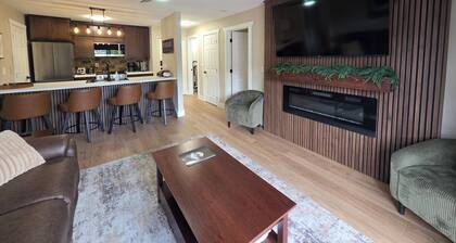 2 King Suites w/Private Baths, Near Deadwood & Terry Peak, Black Hills City View