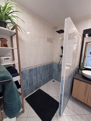 Bathroom - Gîte / Maison de vacances en pleine campagne - 4 personnes (Avy)