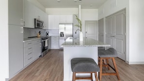 Fridge, dining tables - Landing | Stylish 2BD, Clubhouse, Gym (Jacksonville)