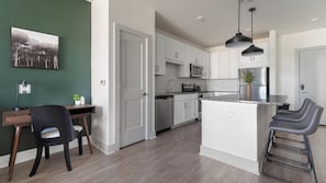 Fridge, dining tables - Landing | Beautiful 1BD, Clubhouse, Gym (Laurel)