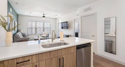 Landing | Spectacular 2BD, Gym, Clubhouse