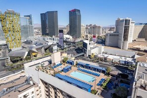 Exterior - Experience Stunning Vegas Strip Views from Balcony and Rooftop Pool (Las Vegas)