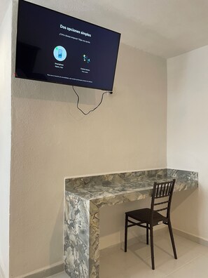 Comfort Room, Courtyard View | Interior - La Posta (Tarandacuao)