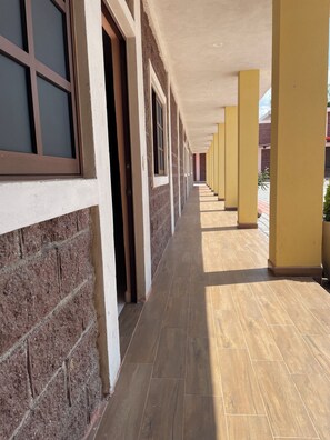 Comfort Twin Room, Mixed Dorm, Private Bathroom, Courtyard View | Exterior detail - La Posta (Tarandacuao)