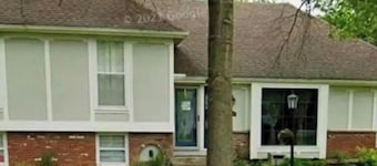 Terrific 3-bedroom house with a Pool in Kansas City.