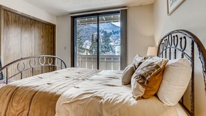 Condo, 2 giường đôi (Scorpio 304, 2BD Vail Condo with Wood)