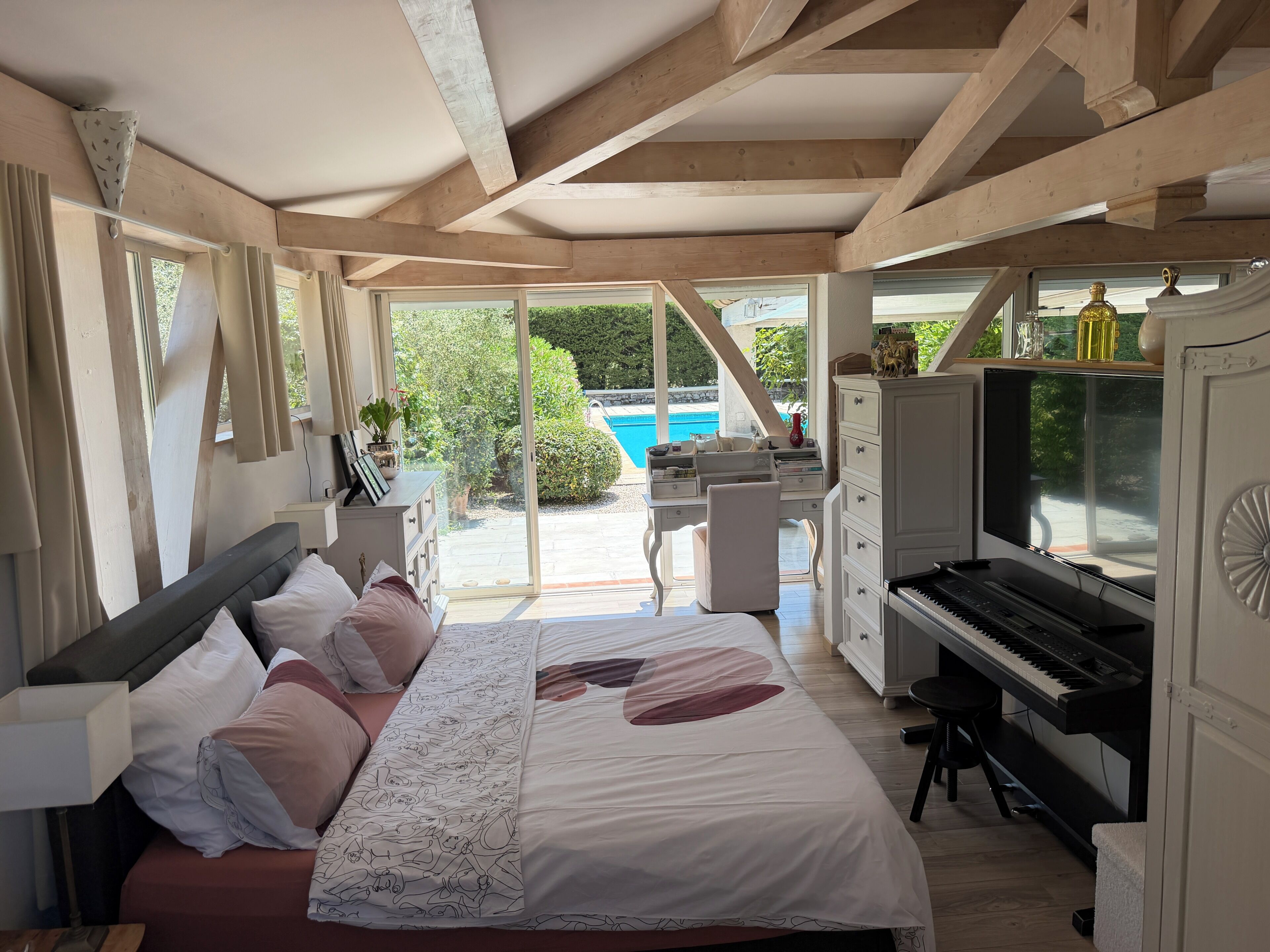 2 dormitorios, tabla de planchar con plancha, wifi y ropa de cama