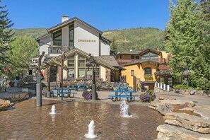 Leilighet, flere senger (Vail Trails East 6, 2BD + Loft Condo ) | Utendørsservering
