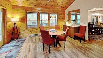 House (4 Bedrooms) | Property amenity