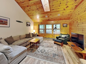 House (4 Bedrooms) | Property amenity
