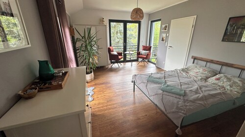 Haus an der Panke, Zimmer mit Badezimmer