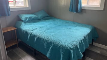 4 bedrooms, WiFi, bed sheets