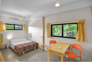 WiFi, bed sheets - Jungle Studio -Steps to Beach-Wi Fi -AC-Work-Surf (Santa Teresa)
