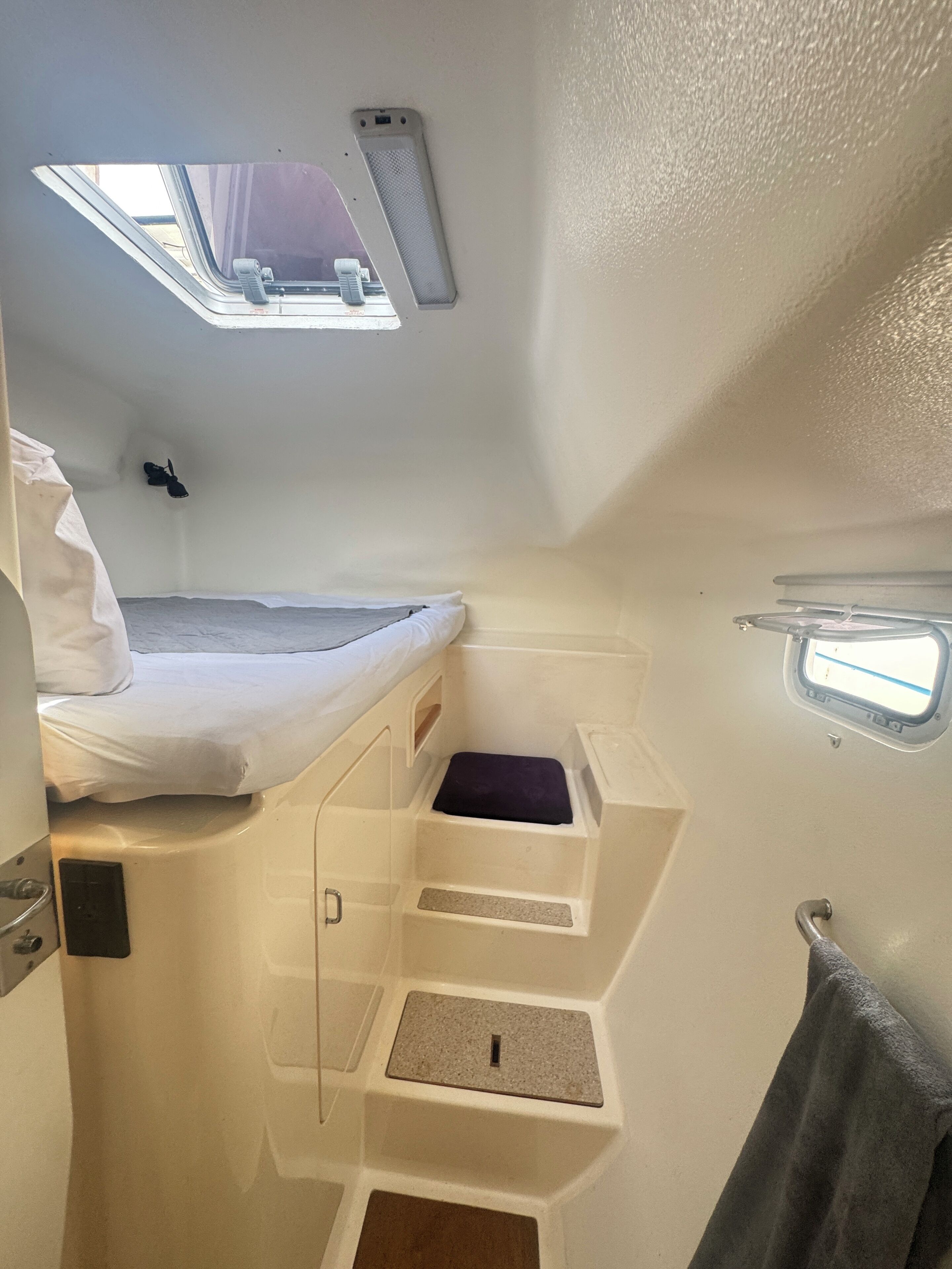 3 bedrooms, in-room safe, free WiFi, bed sheets