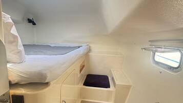 3 bedrooms, in-room safe, free WiFi, bed sheets