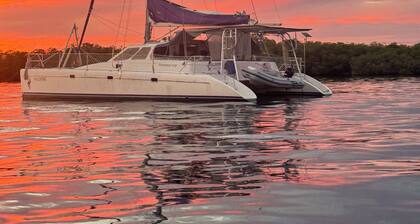 Unique Stay on a 3-br Catamaran. Free snorkel excursión Starfish beach Starlink