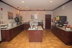 Dining - Parke Regency Hotel & Conference Center (Bloomington)