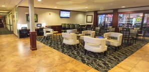 Interior - Parke Regency Hotel & Conference Center (Bloomington)