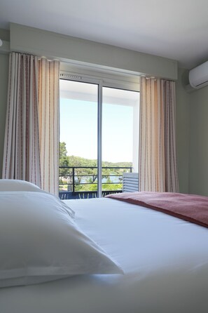 Iron/ironing board, WiFi, bed sheets - Vrbo Property (Anglet)