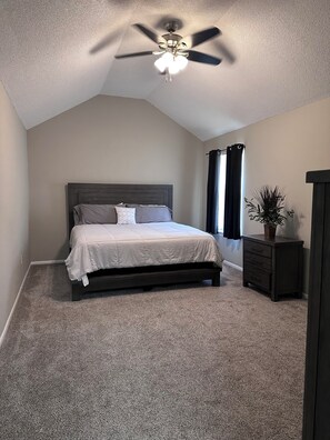 2 bedrooms, iron/ironing board, free WiFi, bed sheets