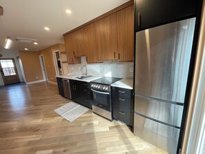 Private kitchen - Wonderful 2-bedroom, 2- bath apartment with AC in old town Lafayette (Lafayette)