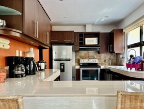 Coffee/tea maker, fridge, microwave, oven - Spacious Caribbean Home in Downtown Cozumel | Perfect for Groups (Cozumel)