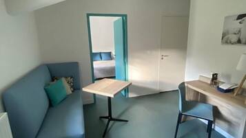 Bureau, lits bébé (gratuits), Wi-Fi gratuit, draps fournis