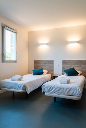 Double or Twin Room | Desk, free WiFi, bed sheets