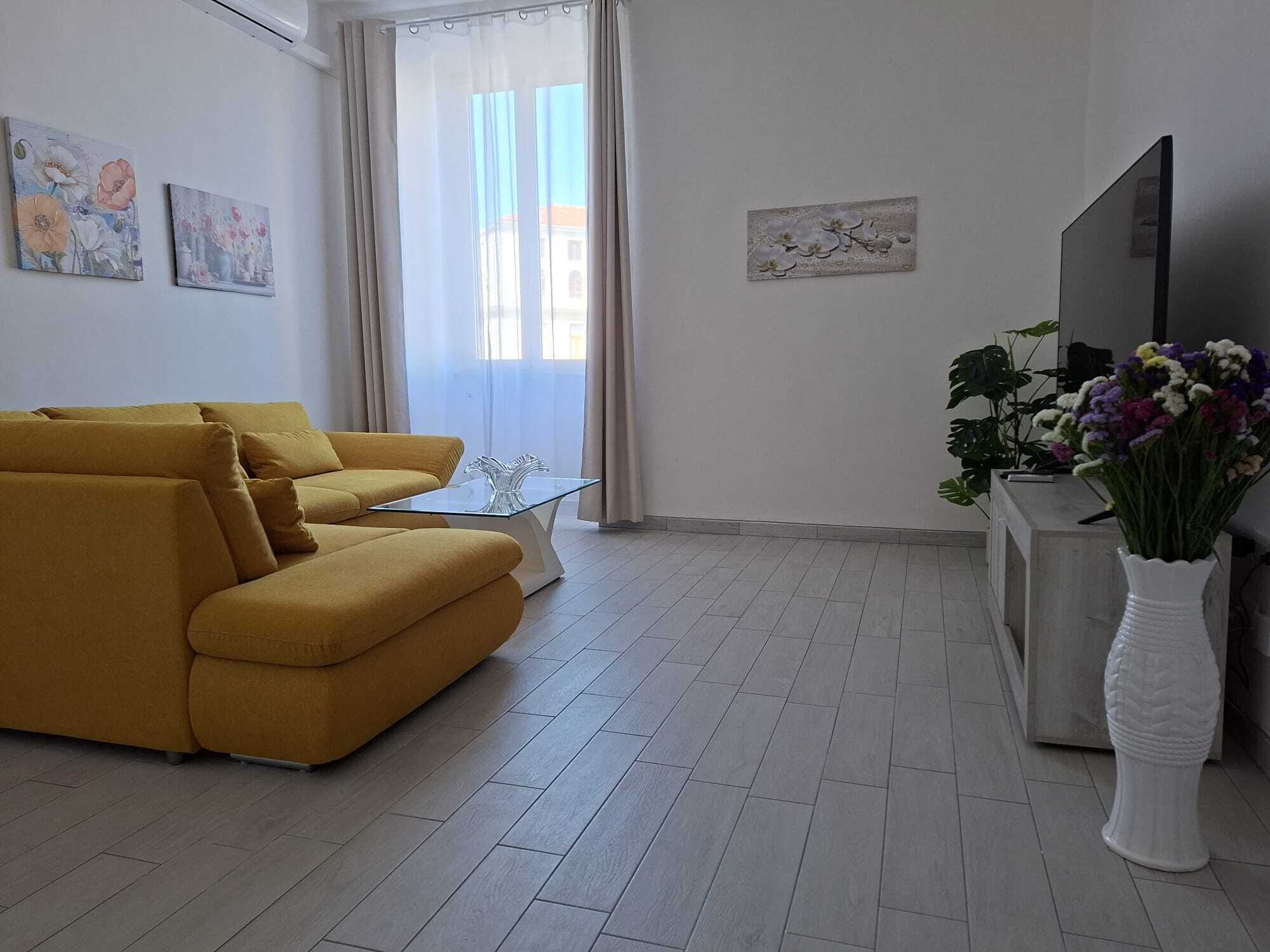 Appartamento, balcone, vista mare parziale | Area soggiorno