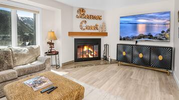 Condo, varias camas (Lodge at 100 W Beaver Creek 702, 3BD ) | Área de sala de estar